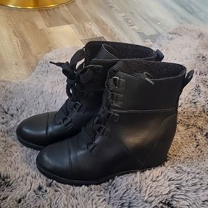 Universal Thread Women's Katherine Lace-Up Wedge Fashion Boots Black sz 8.5
